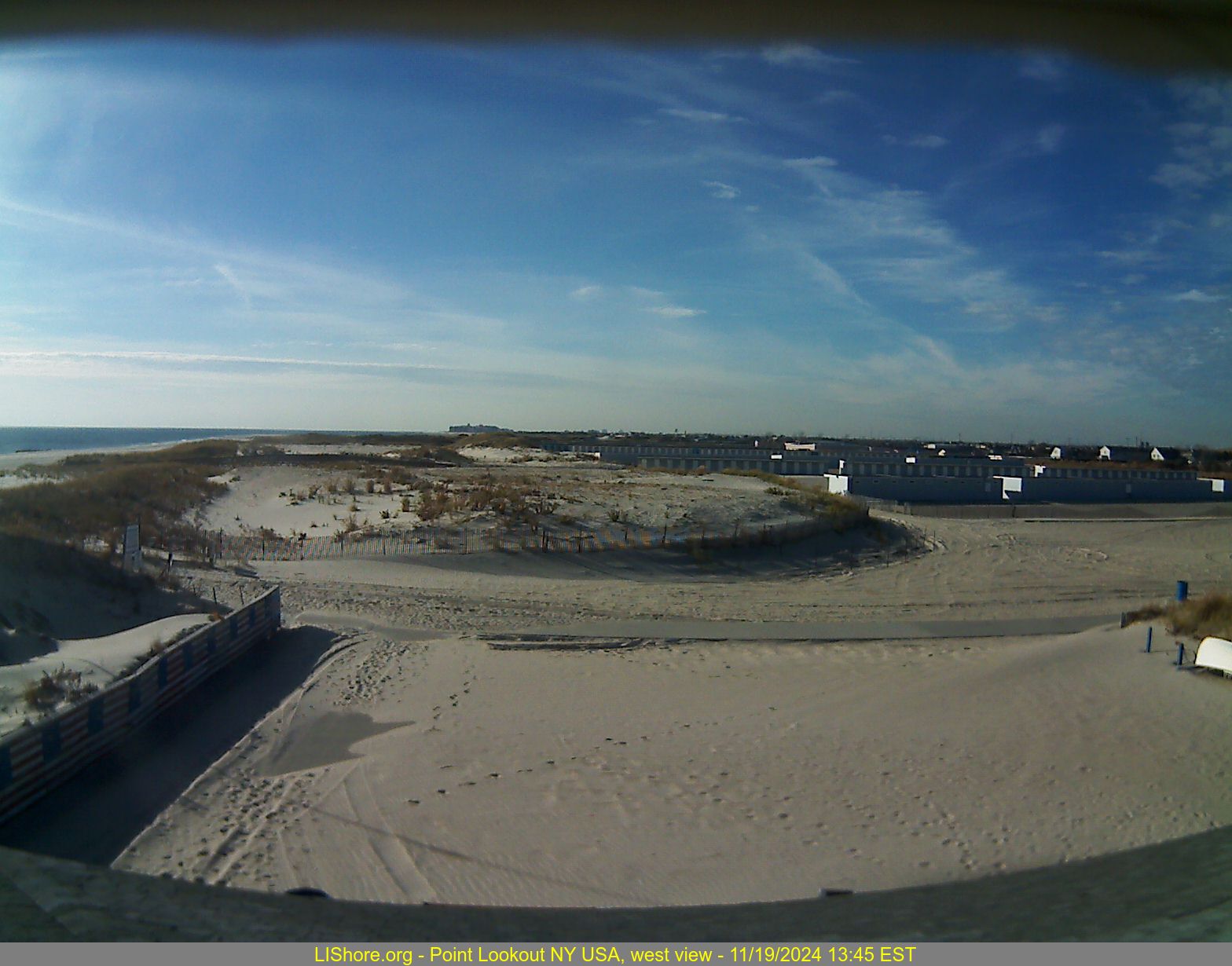 Webcam thumbnail of Point Lookout Beach - west view